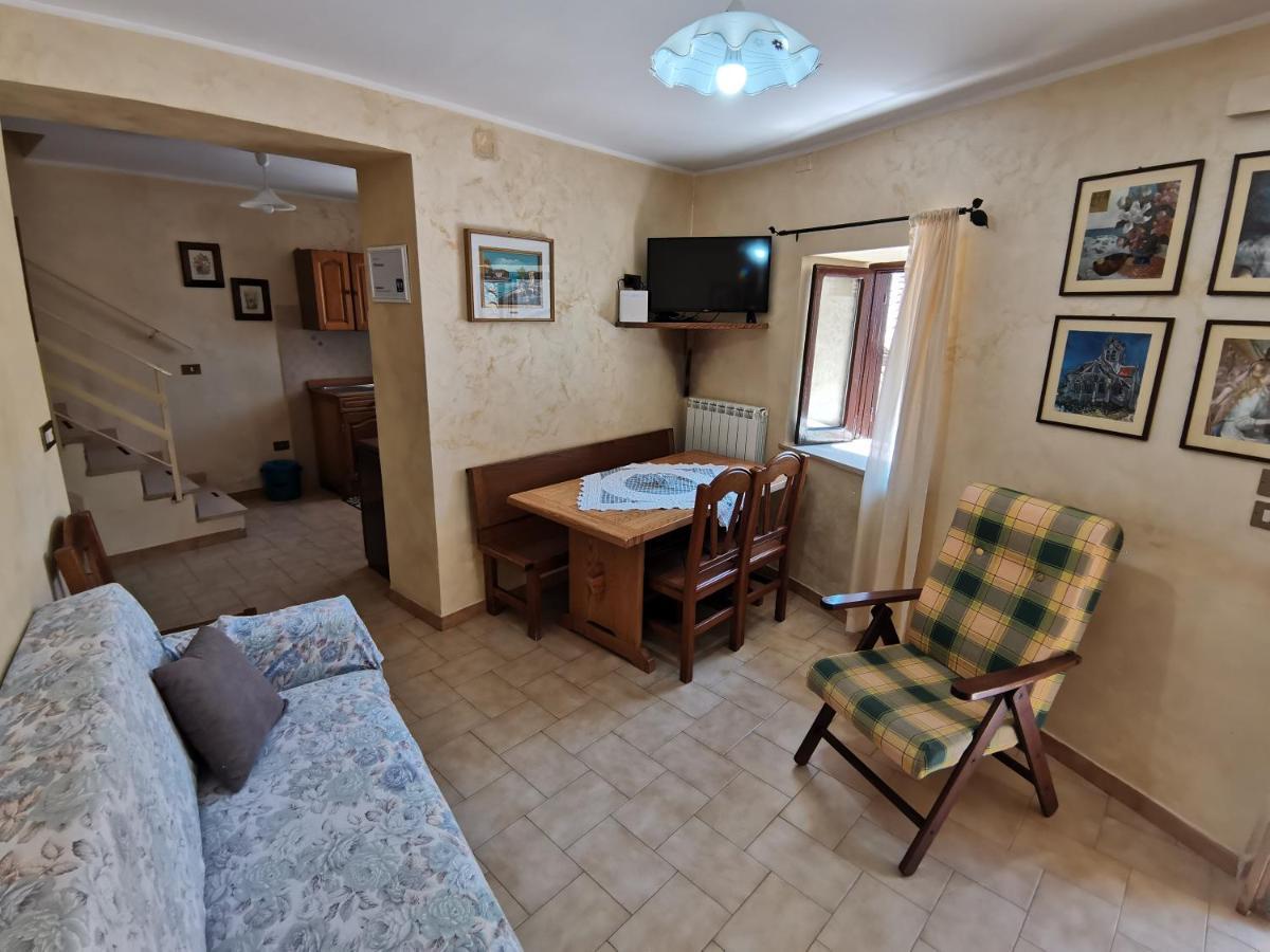 Villa Il Torrione à Poggio Bustone Extérieur photo
